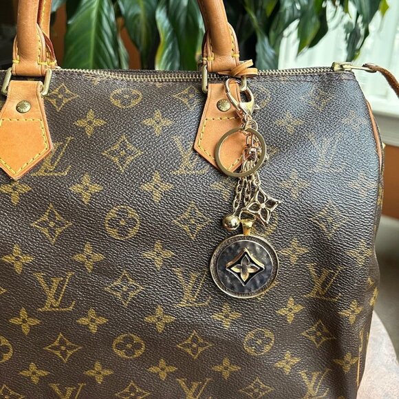 New RUSTIC CLOVER Bag Charm Gold Tone - Picture 2 of 7